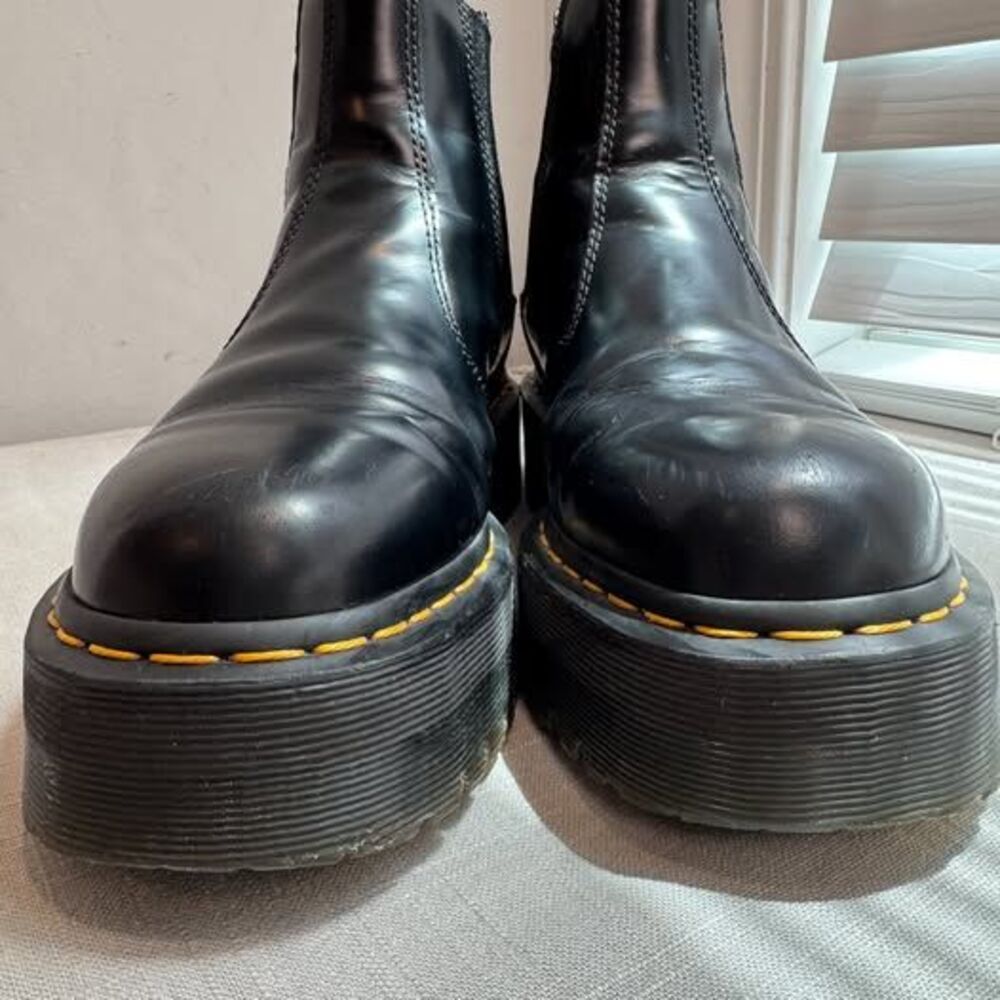 Dr. Martens 2976 Polished Smooth Leather Platform Chelsea Boots Size: USW 9, M 8 - Picture 5 of 10